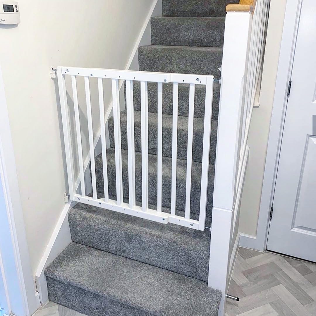 Safetots Chunky Wooden Screw Fit Stair Gate White 63.5-105.5cm