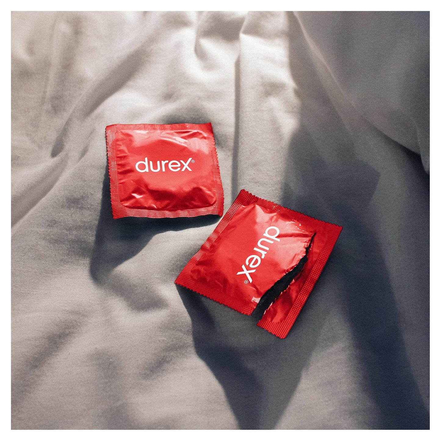 Durex Thin Feel Extra Lube 12 Condoms - Silicone Lubricated - Regular Fit