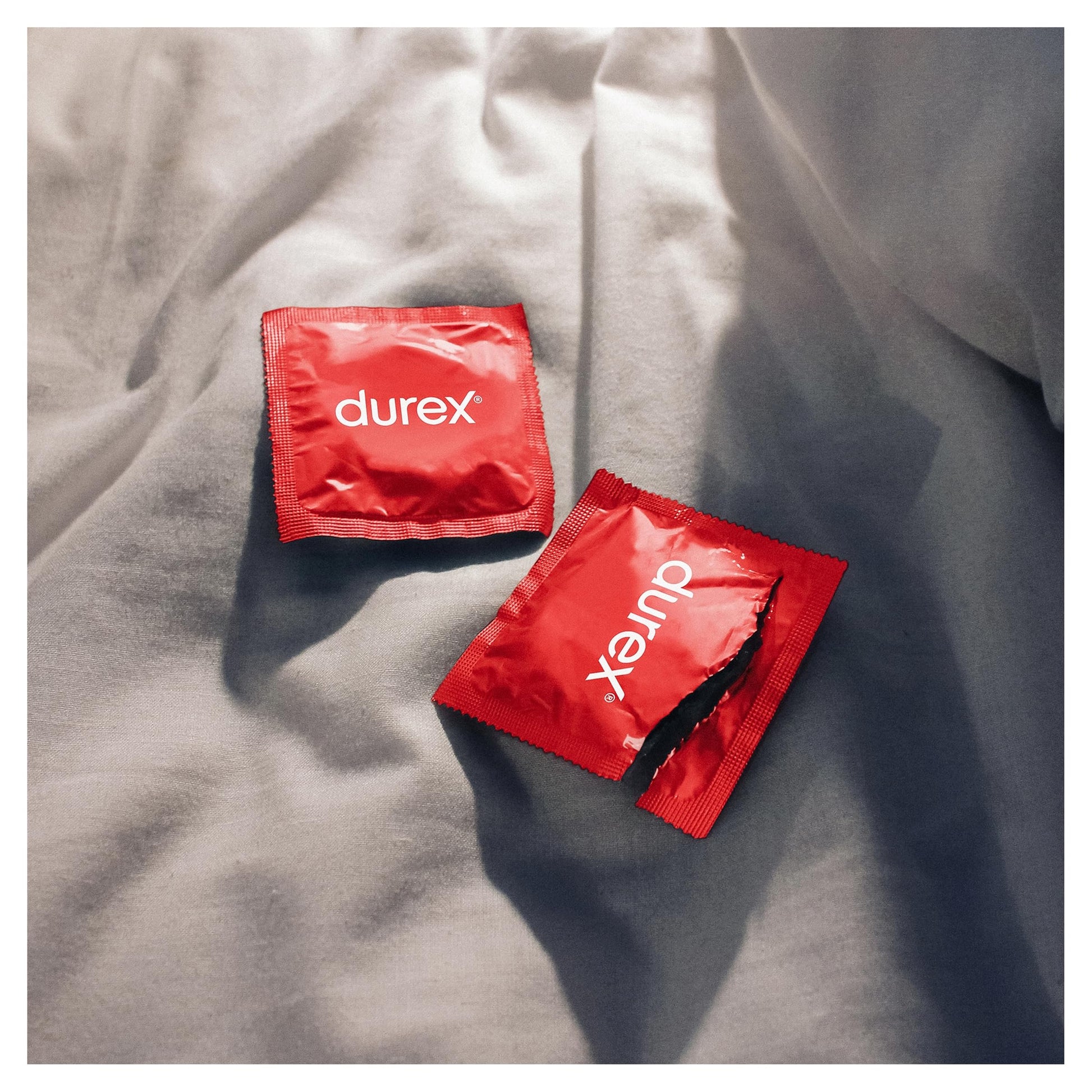 Durex Thin Feel Extra Lube 12 Condoms - Silicone Lubricated - Regular Fit