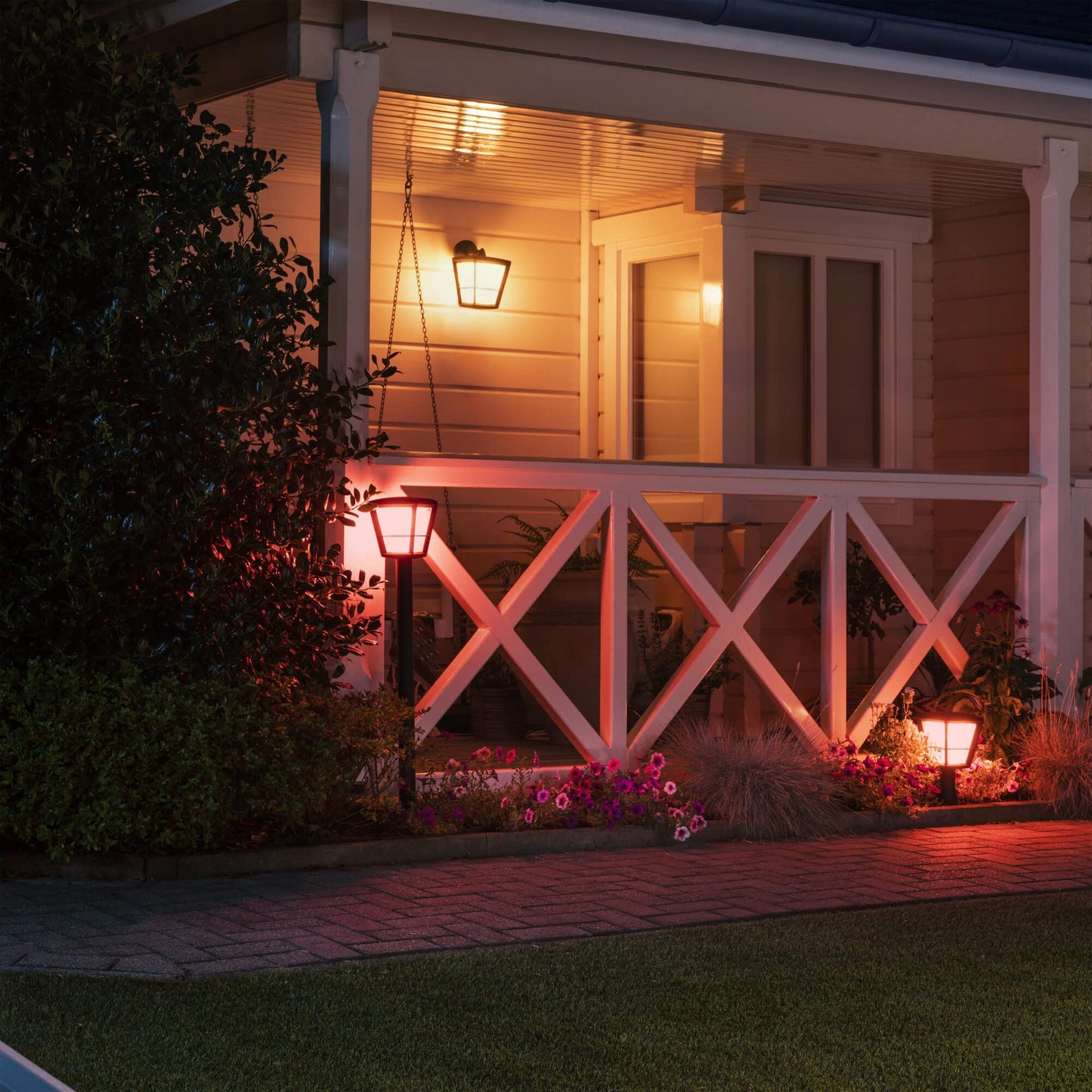 Philips Hue Econic Smart LED Garden Wall Light