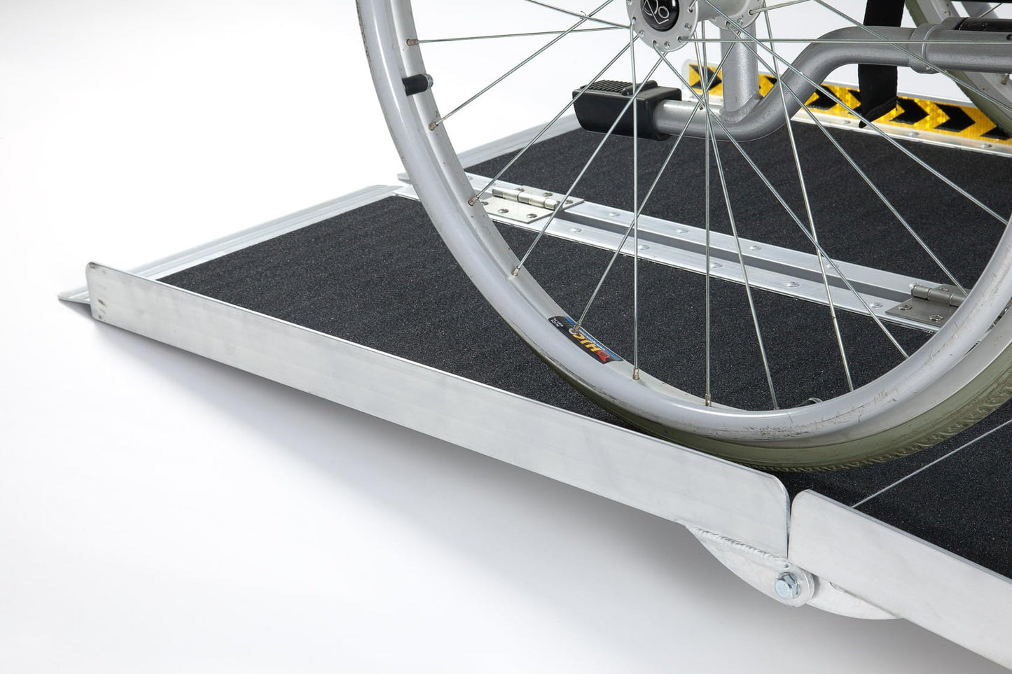 Strong Wheelchair Ramp 6ft / 183cm Multifold Access Ramp for Steps, Doorways, Homes Anti-slip Aluminium Disabled Access Ramp