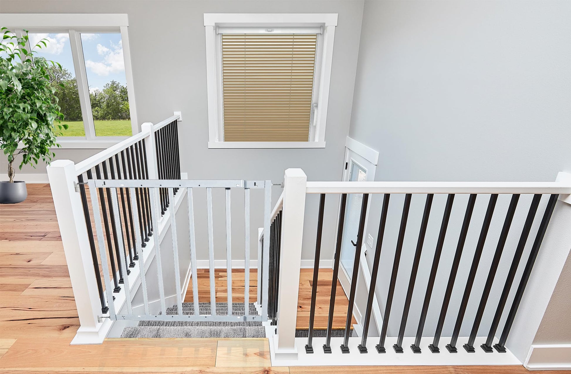 Safetots Chunky Wooden Screw Fit Stair Gate White 63.5-105.5cm