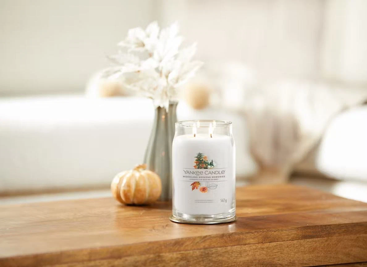 Yankee Candle Signature Large Scented Jar Candle - Woodland Weekend Memories